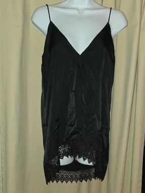 Mono B Black Lace-Hem Camisole